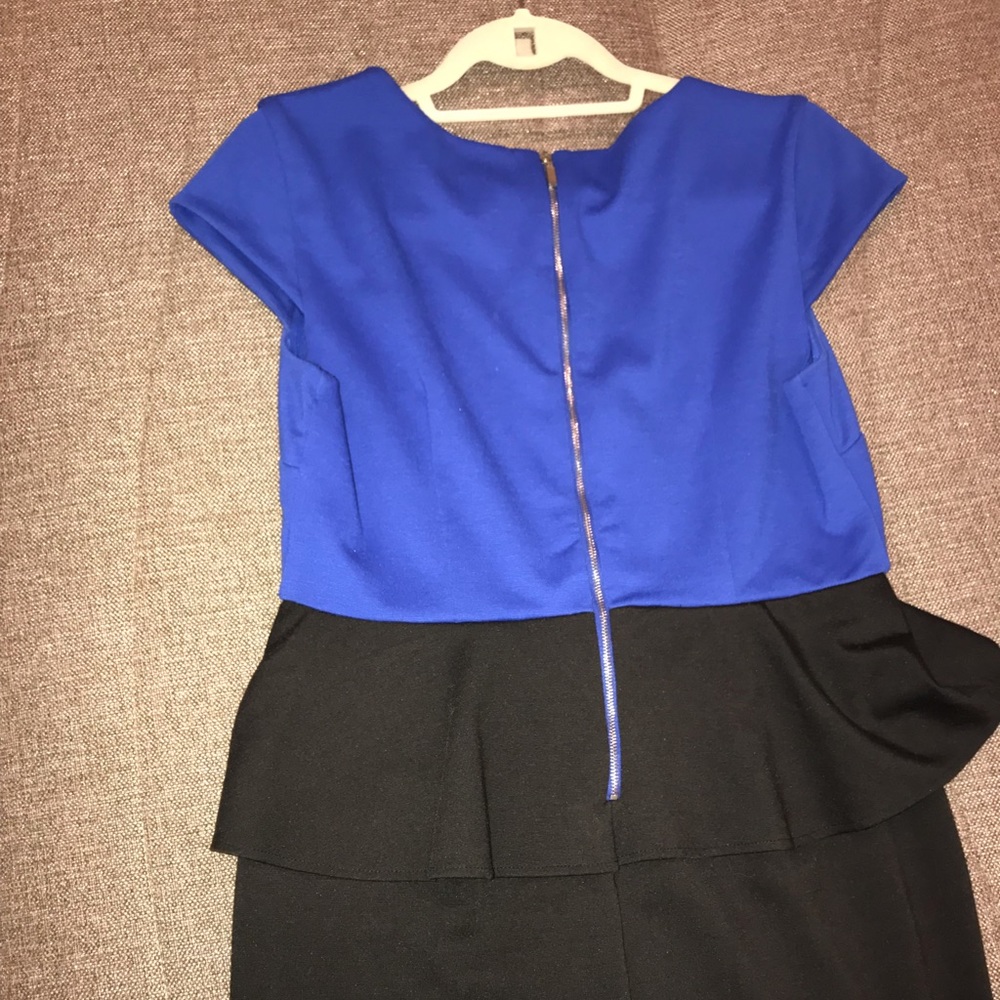 Dress - Picture 3 of 4
